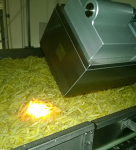 蔡司近紅外光譜儀安裝于馬鈴薯加工的過程分析。測量薯條的顏色、水分和酸價等。